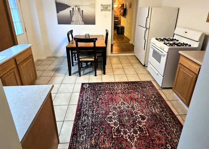 Carey Way Quarters - The Speakeasy Apartment Pittsburgh