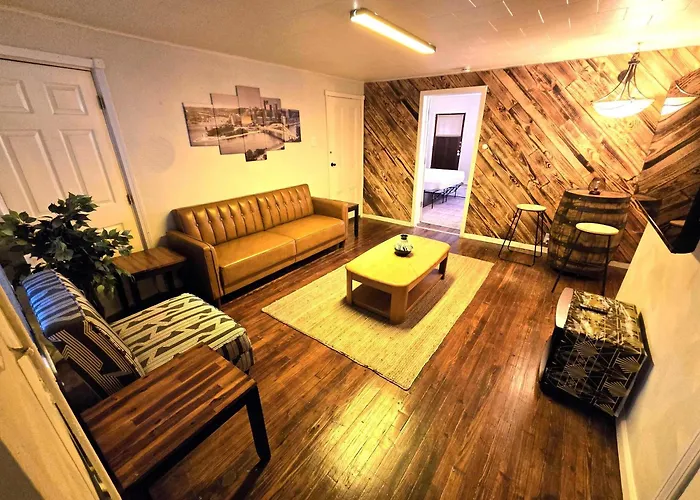 Carey Way Quarters - The Speakeasy Apartment *