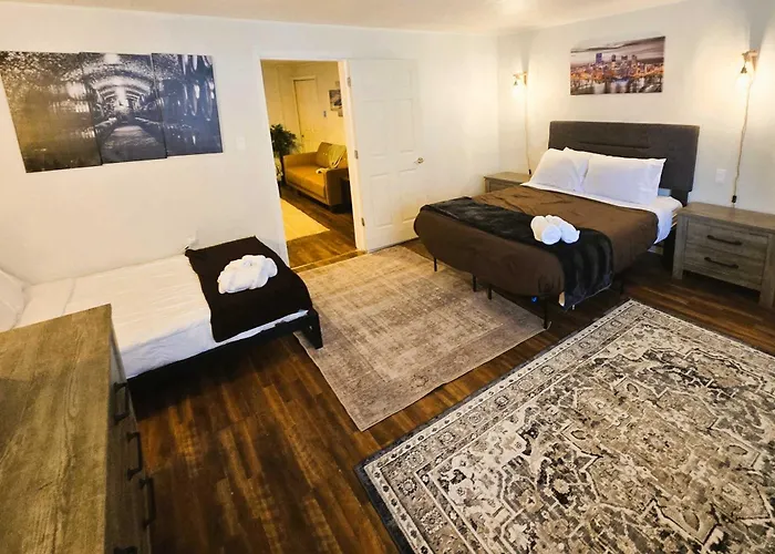 Apartment Carey Way Quarters - The Speakeasy *